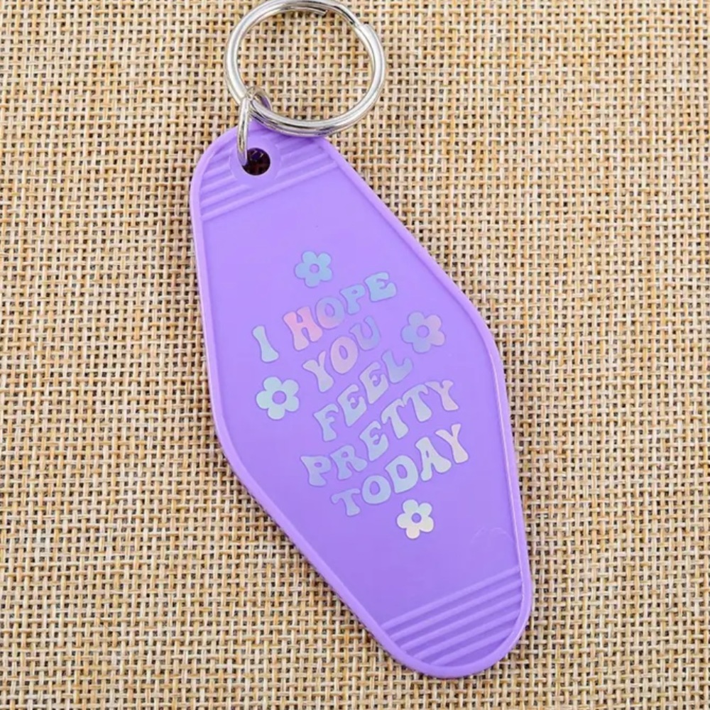 I Hope You Feel Pretty Today Retro Motel Room Keychain Vintage Style - Picture 2 of 5